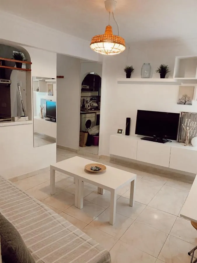Piso En 1ª Linea De Playa Fuengirolaアパートメント