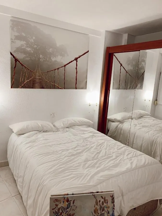 アパート Piso En 1ª Linea De Playa Fuengirolaアパートメント